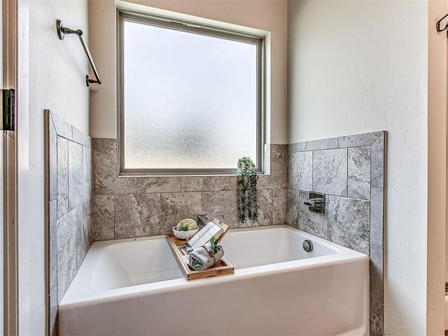 18301 Naomi Drive, Cashion, OK 73016