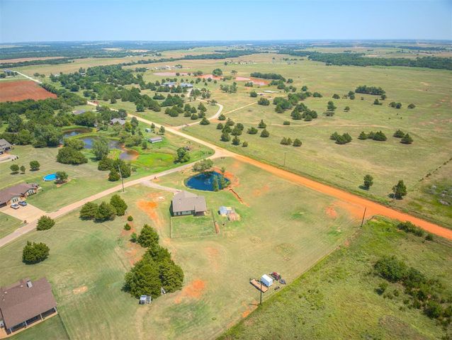 18301 Naomi Drive, Cashion, OK 73016