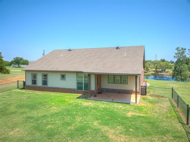 18301 Naomi Drive, Cashion, OK 73016
