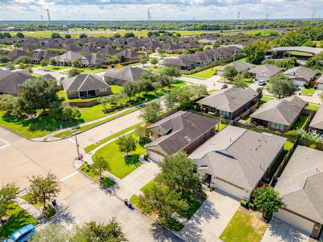 1546 Tuscan Village Drive, League City, TX 77573