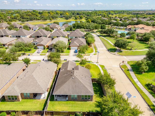 1546 Tuscan Village Drive, League City, TX 77573