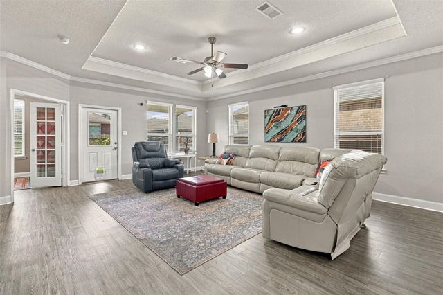 1546 Tuscan Village Drive, League City, TX 77573