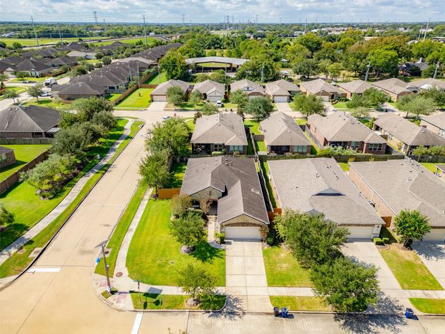 1546 Tuscan Village Drive, League City, TX 77573