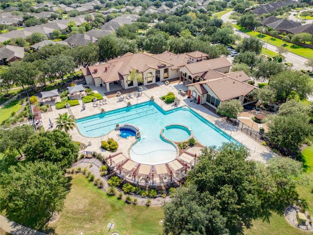 1546 Tuscan Village Drive, League City, TX 77573