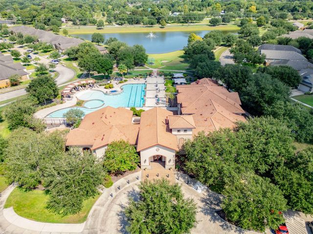 1546 Tuscan Village Drive, League City, TX 77573