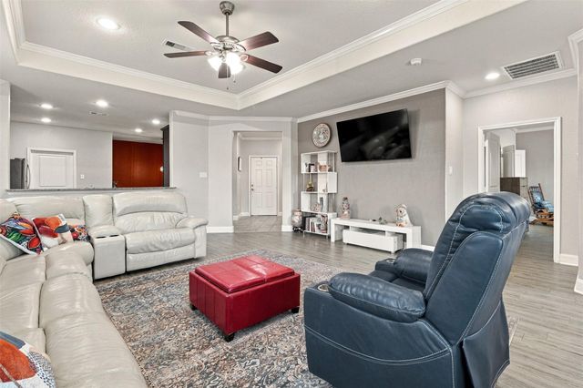1546 Tuscan Village Drive, League City, TX 77573