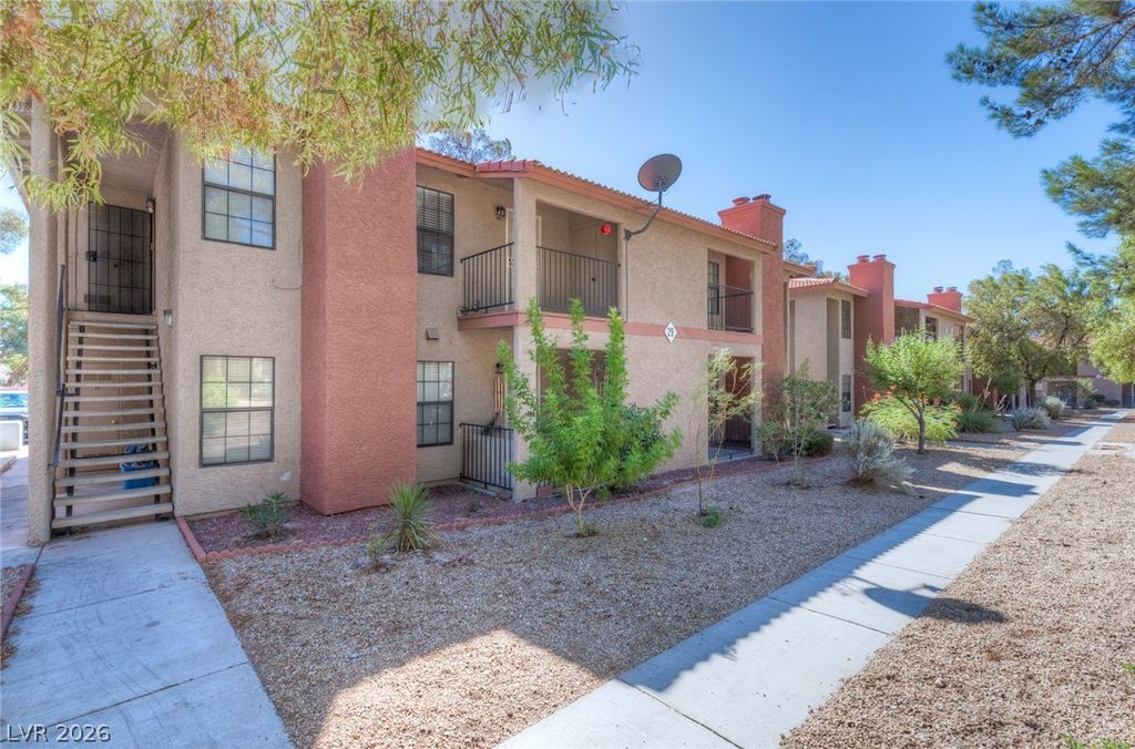 5576 West Rochelle Avenue 29D, Las Vegas, NV 89103 — photo 2
