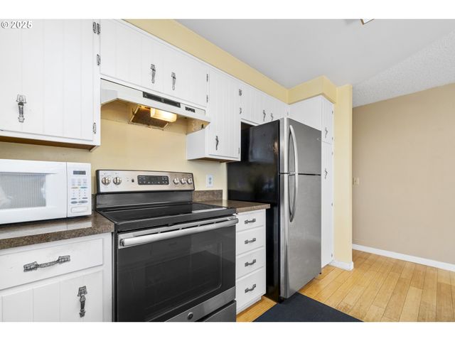 2414 Nw CONVOY Way, Waldport, OR 97394