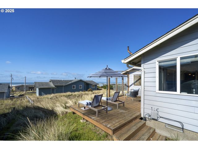 2414 Nw CONVOY Way, Waldport, OR 97394