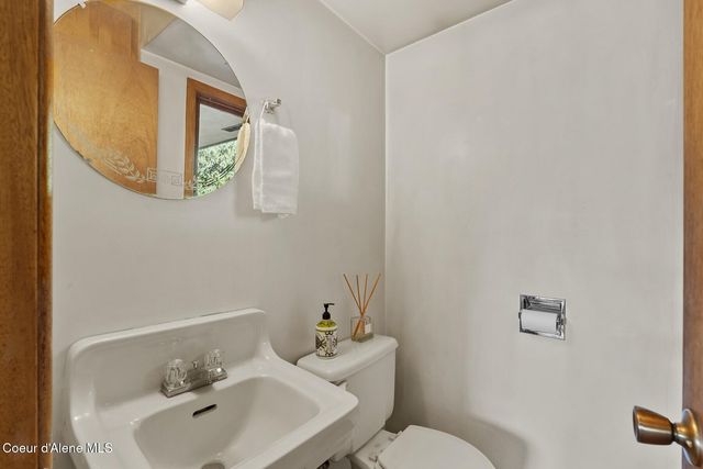 125 S Smith Creek RD, Sandpoint, ID 83864