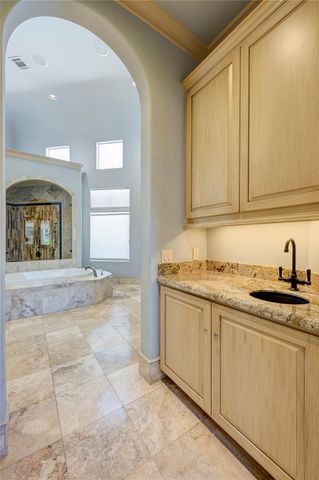 710 Pinehaven Drive, Houston, TX 77024