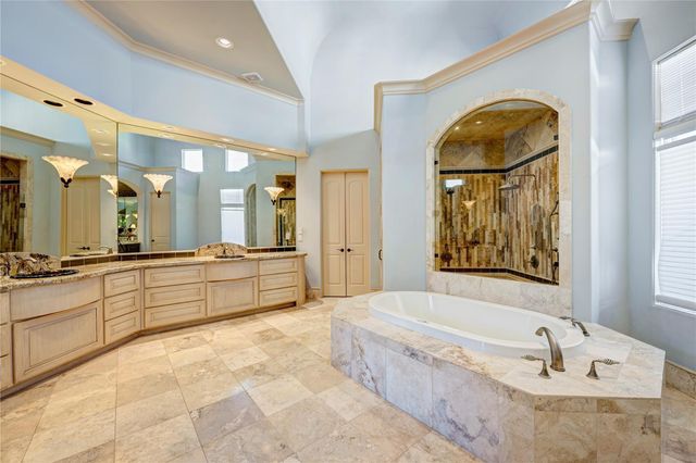 710 Pinehaven Drive, Houston, TX 77024