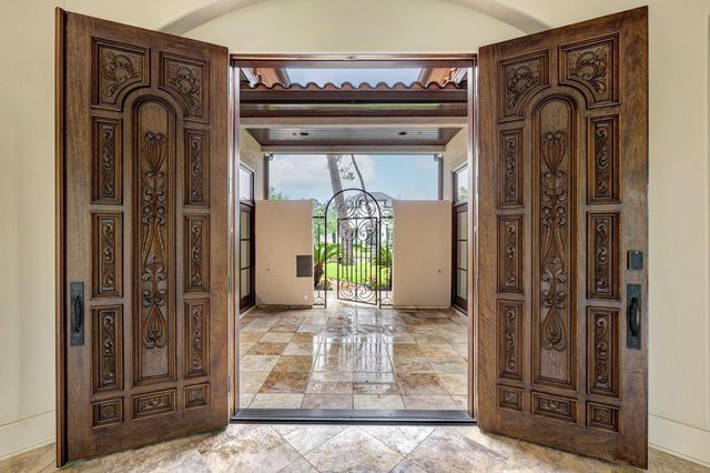 710 Pinehaven Drive, Houston, TX 77024