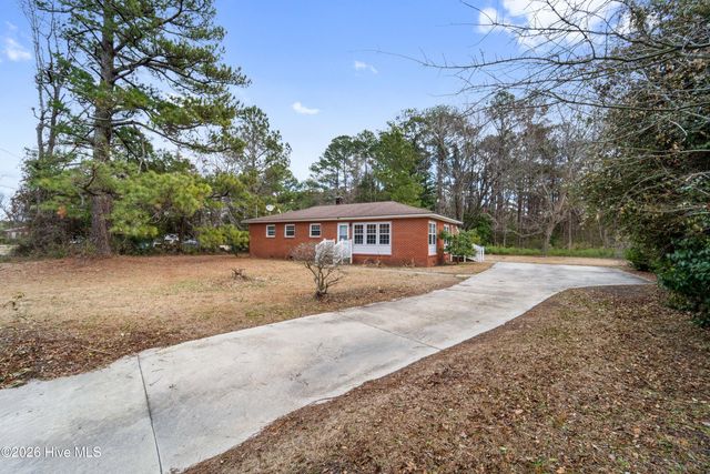 400 Country Club Road, Jacksonville, NC 28546