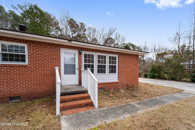 400 Country Club Road, Jacksonville, NC 28546