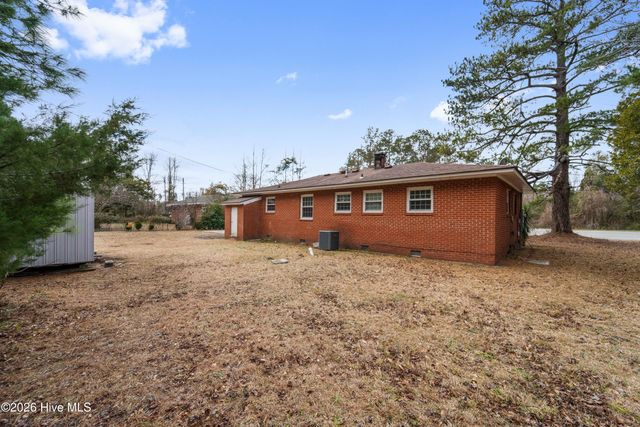 400 Country Club Road, Jacksonville, NC 28546