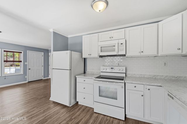 400 Country Club Road, Jacksonville, NC 28546