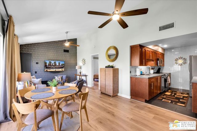 1150 E Amado Road 17B2, Palm Springs, CA 92262