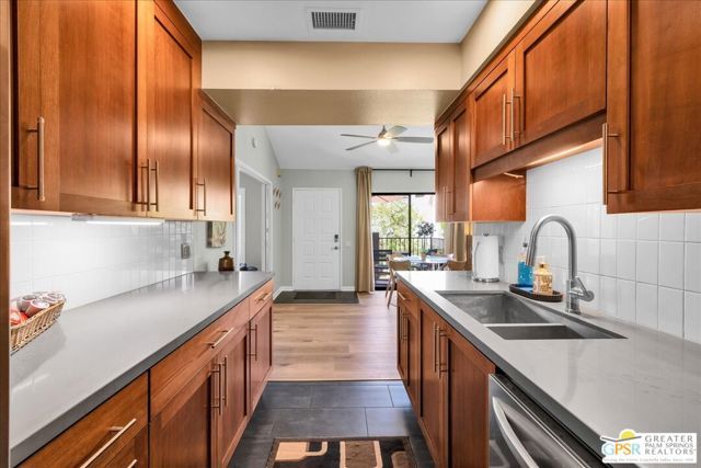 1150 E Amado Road 17B2, Palm Springs, CA 92262