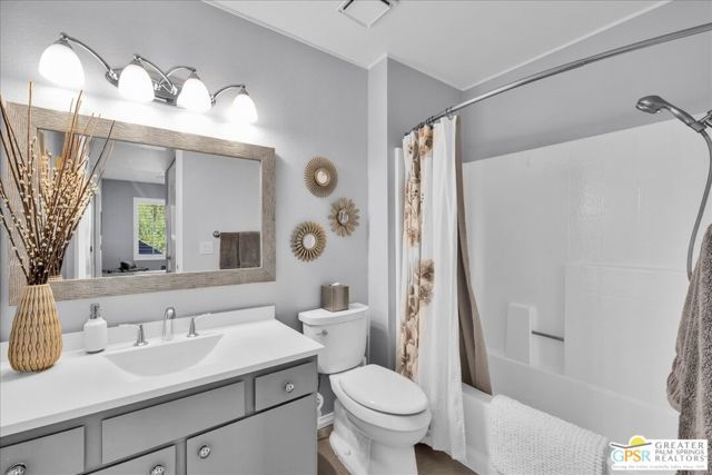 1150 E Amado Road 17B2, Palm Springs, CA 92262