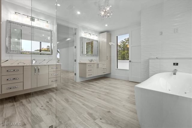 3800 Crayton RD, Naples, FL 34103