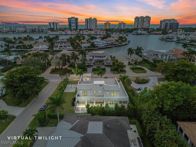 3800 Crayton RD, Naples, FL 34103