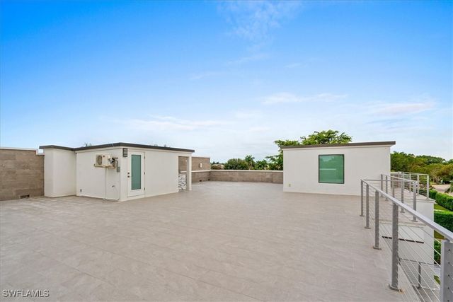 3800 Crayton RD, Naples, FL 34103