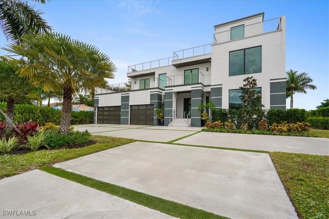 3800 Crayton RD, Naples, FL 34103