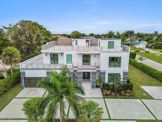 3800 Crayton RD, Naples, FL 34103