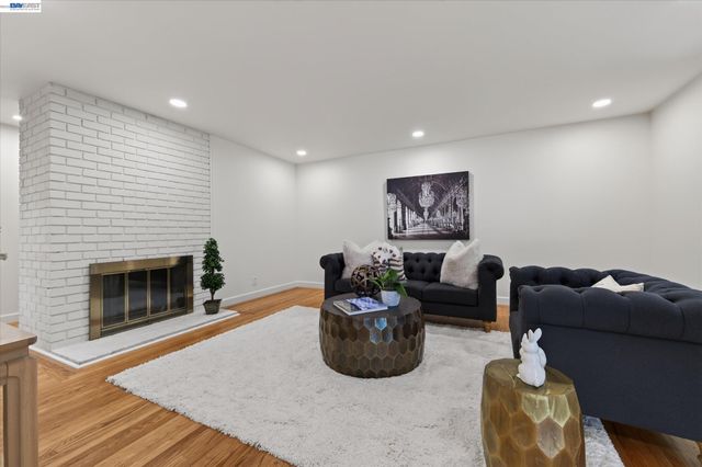 1787 Roxbury Dr, Concord, CA 94519