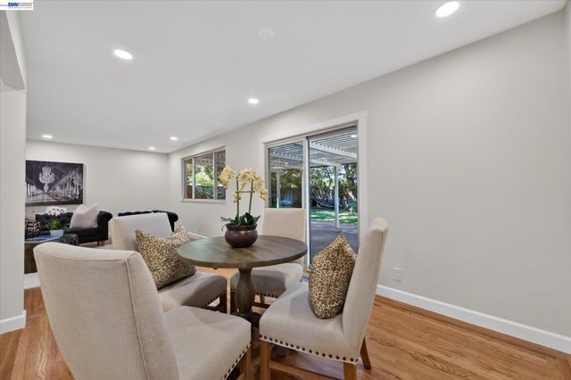 1787 Roxbury Dr, Concord, CA 94519