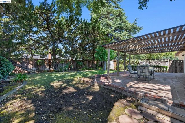 1787 Roxbury Dr, Concord, CA 94519
