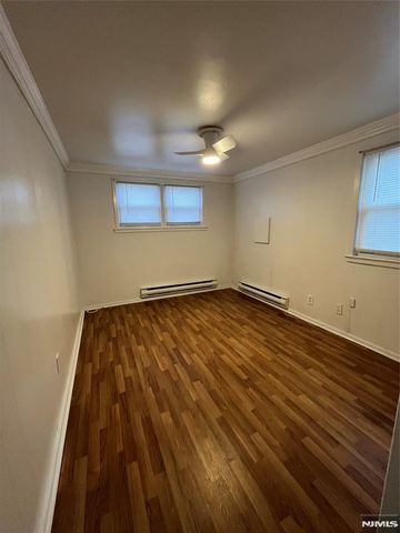 298 Main Avenue 6, Wallington, NJ 07057