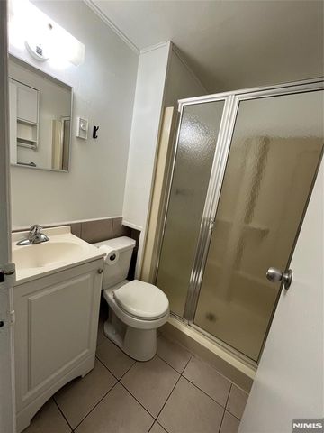 298 Main Avenue 6, Wallington, NJ 07057