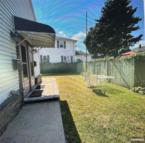 298 Main Avenue 6, Wallington, NJ 07057