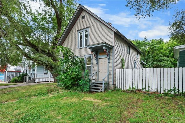 679 Villa Street, Elgin, IL 60120