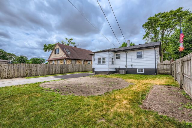 18353 Chicago Avenue, Lansing, IL 60438