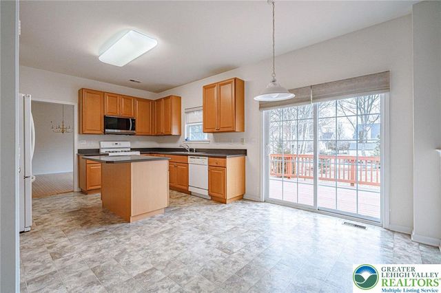 7120 Tuscany Drive, Lower Macungie Twp, PA 18062