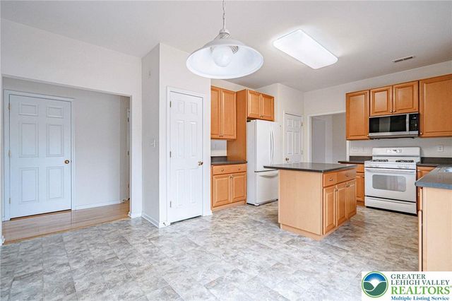 7120 Tuscany Drive, Lower Macungie Twp, PA 18062