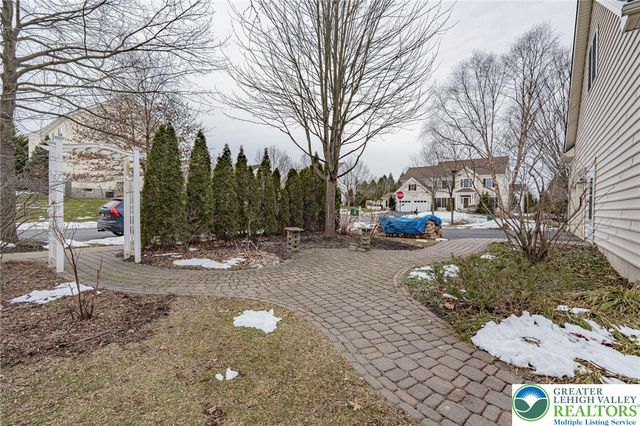 7120 Tuscany Drive, Lower Macungie Twp, PA 18062