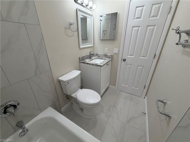 2601 47th TER SW B, Naples, FL 34116