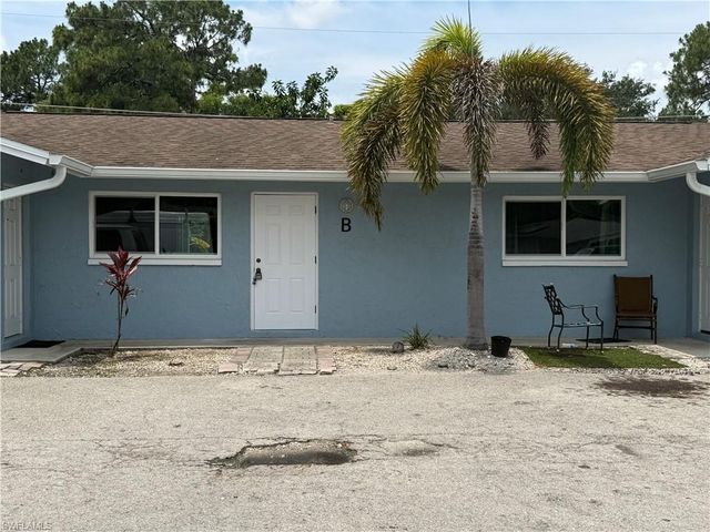 2601 47th TER SW B, Naples, FL 34116