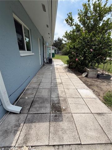 2601 47th TER SW B, Naples, FL 34116