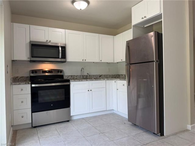 2601 47th TER SW B, Naples, FL 34116