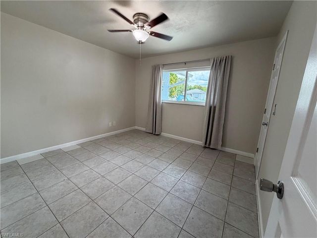 2601 47th TER SW B, Naples, FL 34116
