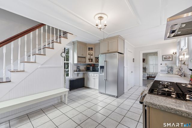 124 Main Street, East Hampton, CT 06424