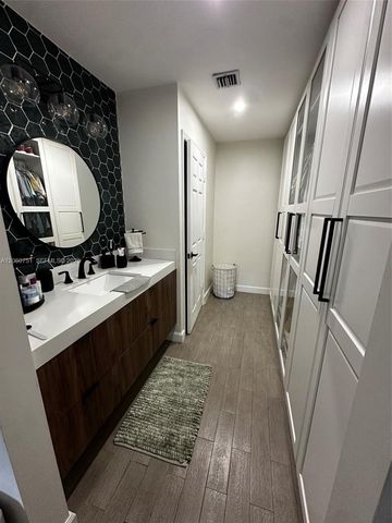 17839 NW 63rd Ct, Hialeah, FL 33015
