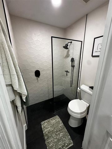17839 NW 63rd Ct, Hialeah, FL 33015