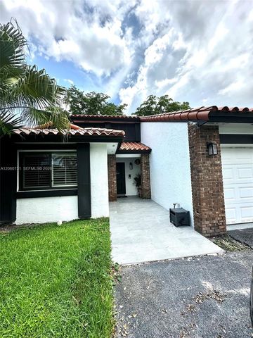 17839 NW 63rd Ct, Hialeah, FL 33015