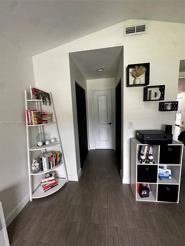 17839 NW 63rd Ct, Hialeah, FL 33015
